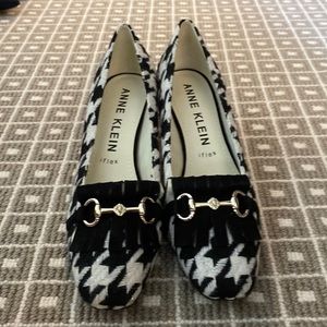 Houndstooth Anne Klein Heeled Loafers